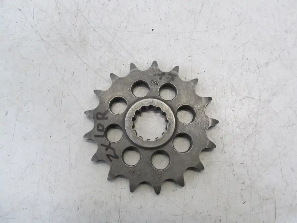 Kettingtandwiel voor Kawasaki ZX10R. (17tanden) Betrouwbaar