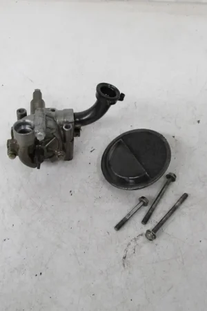 Op = Op Oliepomp met zeef Honda VF 750 S (RC07E)