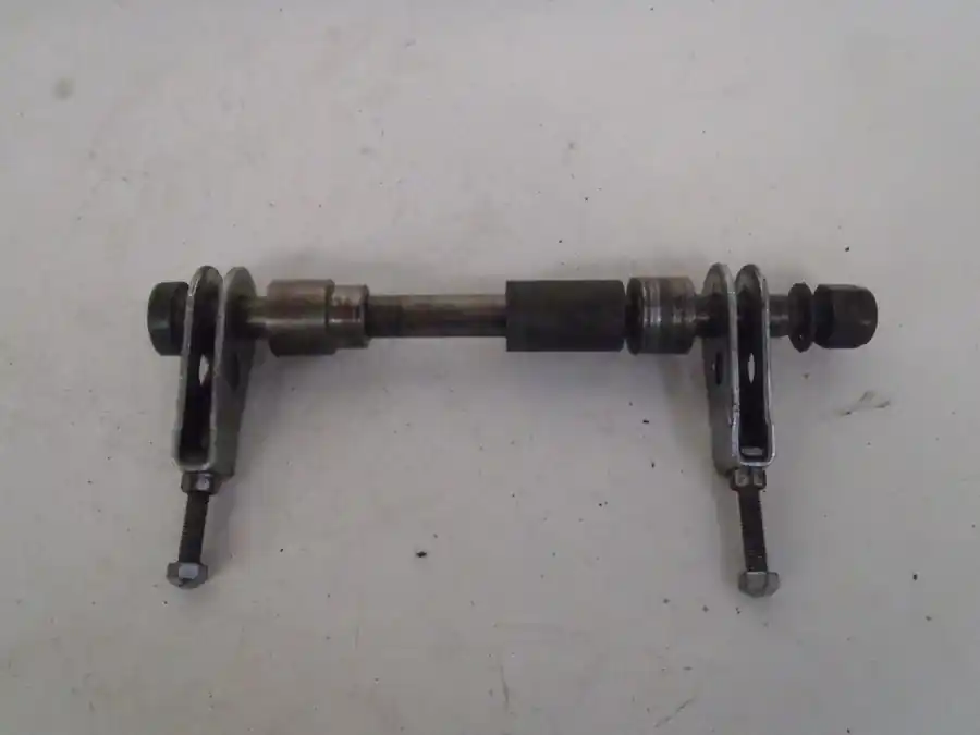 Koop Online Wielas achter Suzuki GS 450 L (1983)