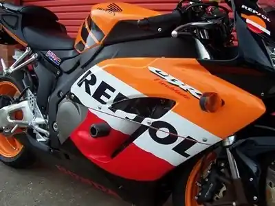Beperkte Voorraad R&G - CRASH PROTECTOR, BLACK - Protectors - Compatibel met Honda CBR1000RR